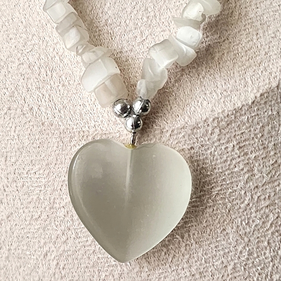 Clear and White Natural Quartz Stone Necklace with Heart Charm - Picture 7 of 8